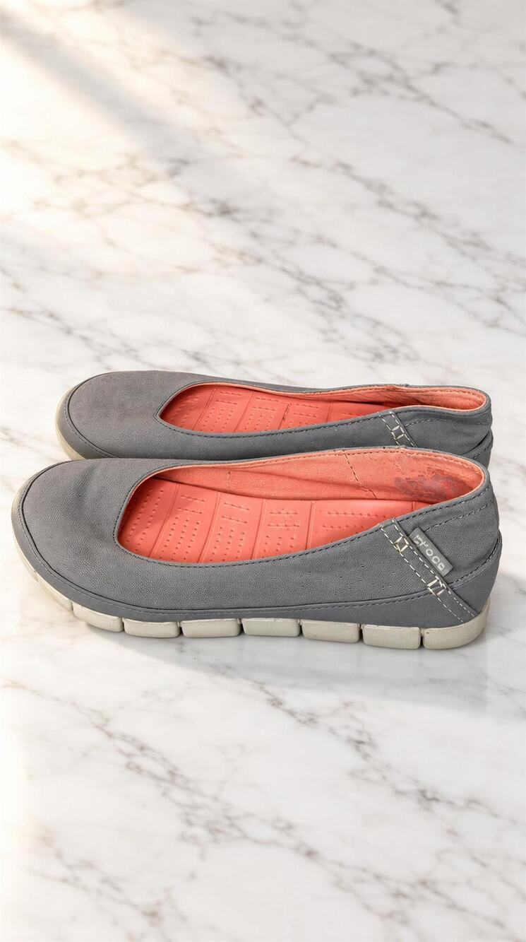 Crocs Stretch Sole Flat Womens Slip-On Ballet Flats Gray Size 10 Comfort